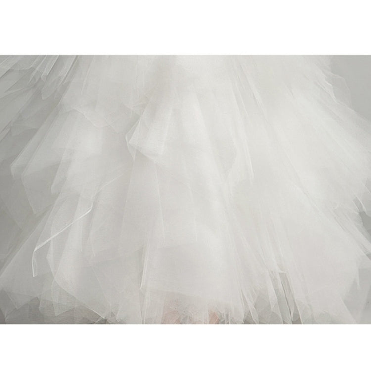 Vestido de princesa sem mangas com renda, curto à frente e comprido atrás, modelo saiote, ideal para apresentações formais. Disponível nos tamanhos 100cm, 110cm, 120cm, 130cm, 140cm, 150cm e 160cm.